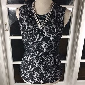 Gorgeous halogen lace structured top